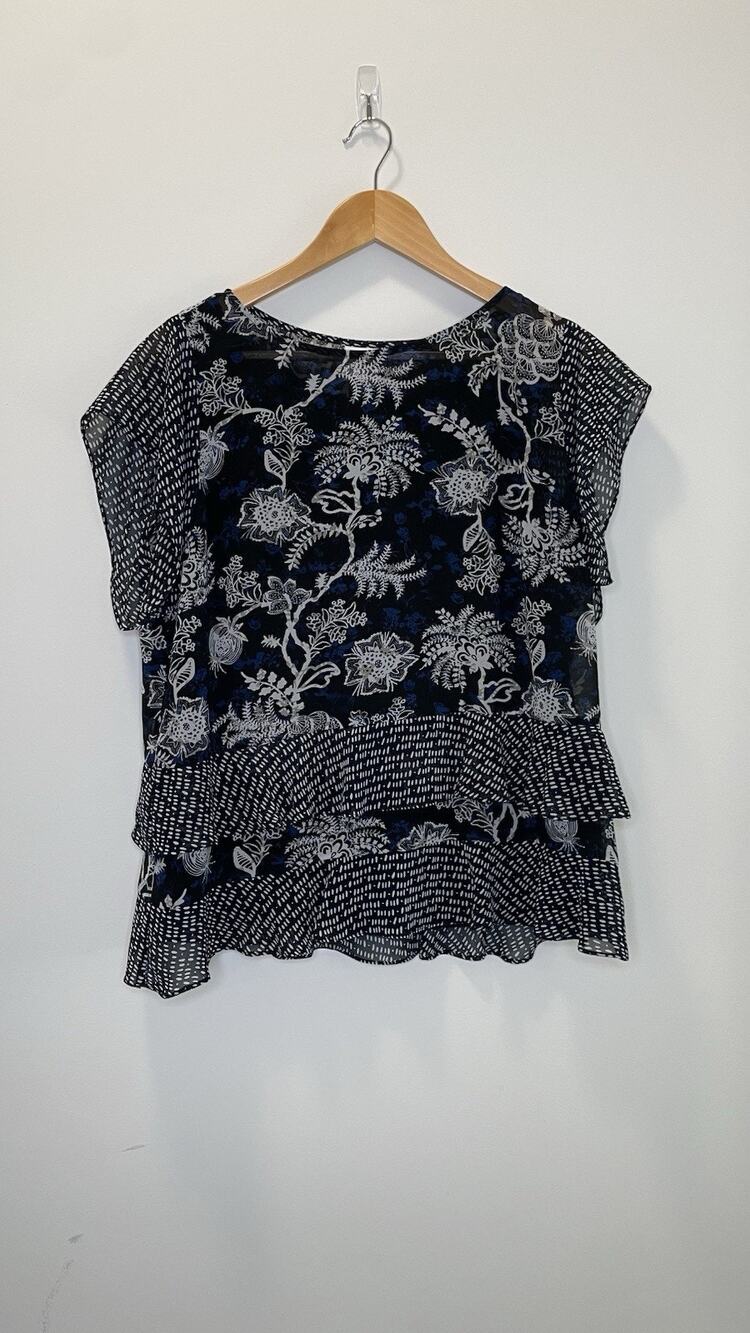 CAbi Hybrid Blouse Floral Ruffle Hem Flutter Sleeve 5355 Navy Blue Black Large L